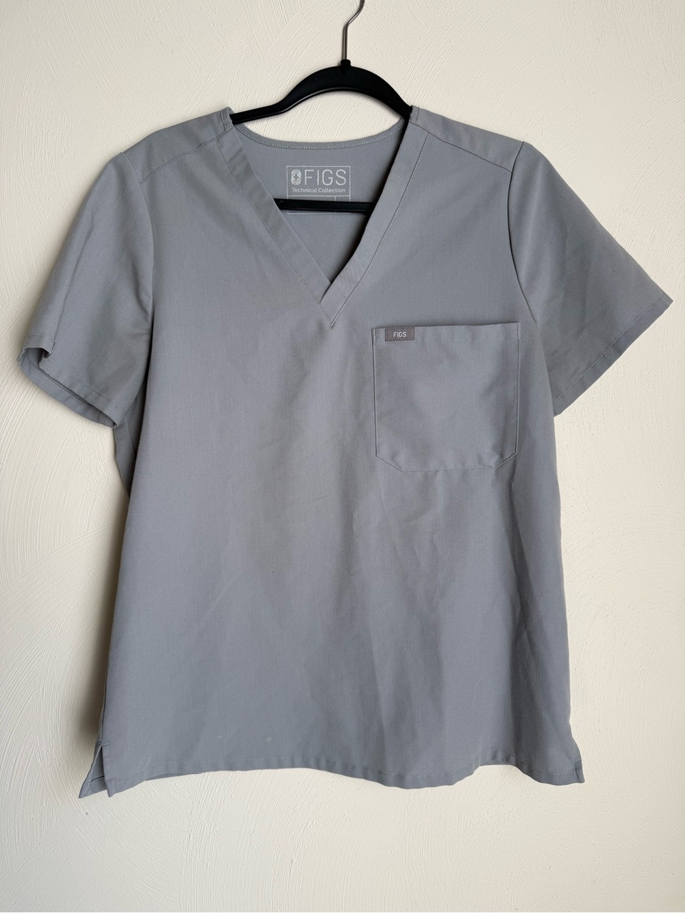 FIGS Technical Collection Gray Scrub Top V Neck Pocket Size Medium